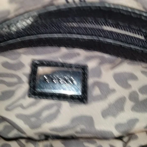 Guess white and black shoulder bag - Picture 4 of 7